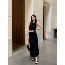 批发亮片小花 两件套无袖针织吊带背心上衣女包臀半身裙<b class='q'>套装</b>2026新款