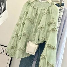 批发2026春夏新款爆款薄荷曼波绿色长袖<b class='q'>衬衫</b>女小众时尚年轻外穿<b class='q'>上衣</b>潮