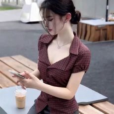 批发法式复古格纹V领<b class='q'>衬衫</b>今年流行的爆款御姐通勤气质穿搭超好看<b class='q'>上衣</b>