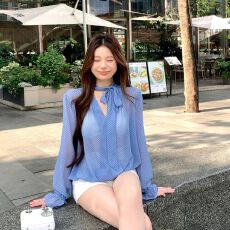 批发蓝色波点飘带v领长袖雪纺衬衫女夏季温柔宽松衬衣设计感通勤上衣