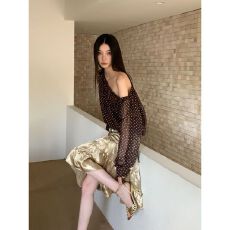 批发法式甜辣波点一字肩<b class='q'>雪纺衫</b>春夏氛围感系带露肩小众上衣