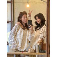 批发2026春季新款大码胖MM设计感法式一字肩<b class='q'>蕾丝</b>衫女重工刺绣露肩衬衫