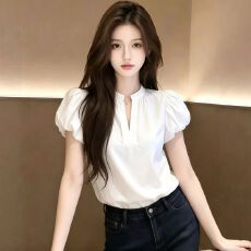批发超减龄V领白衬衫女款2026新款夏季独特漂亮小衫设计感上衣