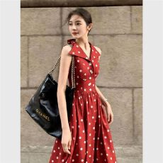 2026夏季巨好看红色波点挂脖连衣裙女时尚绝美港风穿搭气质长裙子
