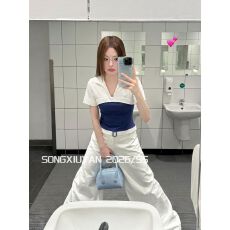 批发韩系少女感蓝白拼接V领短袖<b class='q'>衬衫</b>设计感假两件<b class='q'>上衣</b>