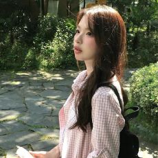 批发复古日系格子<b class='q'>衬衫女</b>2026夏季新款设计感泡泡纱抗绉七分袖衬衣上衣
