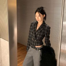 批发格子呢料短款西装外套女 秋法式收腰设计感修身显瘦长袖毛呢<b class='q'>西服</b>