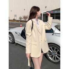 批发杏色西垫肩装外套女春秋新款小众设计感显瘦通勤洋气时尚百搭<b class='q'>西服</b>
