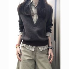 批发格纹领拼接假两件针织<b class='q'>上衣</b>女初秋超好看宽松休闲慵懒打底内搭毛衣