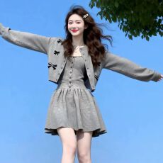 批发OLISI 灰色针织<b class='q'>连衣裙</b>女秋冬2026新款小个子长袖韩系早秋穿搭套装