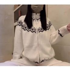 批发美式复古费尔岛提花<b class='q'>针织</b>开衫女秋冬季高级感慵懒白色立领毛衣外套