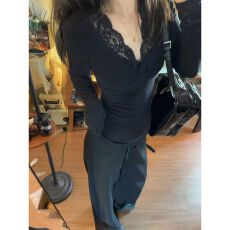 批发纯欲辣妹v领蕾丝边拼接长袖打底衫女秋内搭修身新款紧短款上衣黑