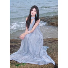 批发法式蓝色V领挂脖连衣裙女夏季清冷感海边度假风显瘦无袖薄纱<b class='q'>长裙</b>
