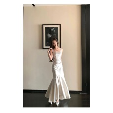批发但你butyou白色缎面吊带连衣<b class='q'>裙</b>女夏季鱼尾长款订婚聚会宴会<b class='q'>小礼服</b>