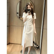 批发法式优雅风<b class='q'>时尚</b>气质波点收腰连衣裙女新款V领短袖中长裙子