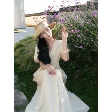 批发ICELOLLY<b class='q'>亚麻</b>V领收腰设计感小个子<b class='q'>连衣裙</b>女夏日独特漂亮掐腰裙子