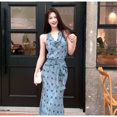 批发木子李的李蓝波漾影法式V领波点无袖<b class='q'>雪纺</b><b class='q'>上衣</b>垂感显瘦半裙套装