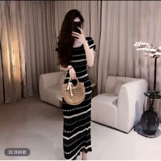 批发复古黑白菱形<b class='q'>提花</b>条纹<b class='q'>连衣裙</b>女夏季方领气质修身显瘦长裙
