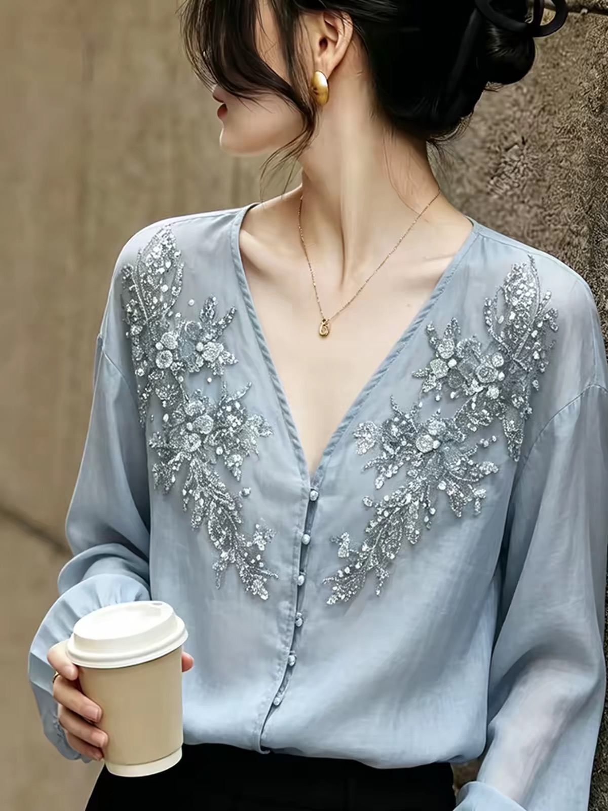 法式轻奢重工钉珠V领衬衫女新款气质宽松显瘦天丝长袖上衣 服裝批發女裝批發服飾貨源