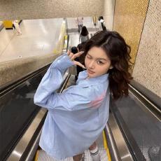 批发韩系穿搭独特别致衬衫蓝白条纹衬衣春夏新款2026年宽松防晒<b class='q'>薄外套</b>