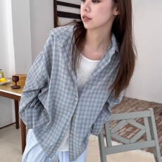 批发夏季<b class='q'>韩版</b>薄款轻奢灰蓝色格纹<b class='q'>衬衫</b>外穿女宽松百搭显瘦<b class='q'>衬衣</b>防晒衫
