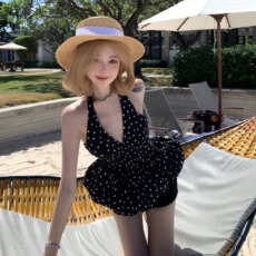 批发法式黑色波点v领挂脖背心夏季<b class='q'>花苞</b>收腰美背外穿辣妹上衣修身