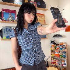 批发设计感蓝色格子<b class='q'>短袖</b><b class='q'>衬衫</b>女夏季复古褶皱收腰修身<b class='q'>衬衣</b>小众掐腰上衣