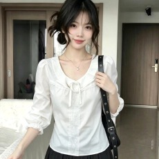 批发韩系白色蕾丝拼接娃娃领<b class='q'>衬衫</b>女秋季新款显瘦<b class='q'>百搭</b>设计感上衣