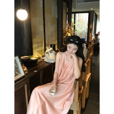 批发度假风挂脖<b class='q'>露背</b><b class='q'>连衣裙</b>女2026夏季新款宽松显瘦无袖飘逸长裙