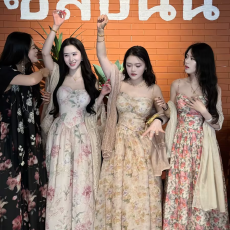 批发LHMknk1画报夫人茶歇复古法式优雅<b class='q'>碎花</b>蓬蓬裙吊带连衣裙