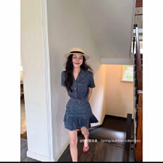 批发夏季清爽随性气质褶皱掐腰显瘦荷叶边牛仔连衣裙