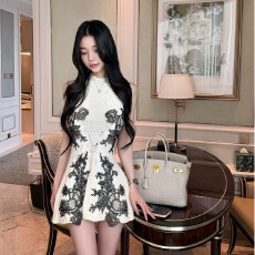 批发Qiauuu雾涧生花Es重磅手工定位蕾丝古早女主气质<b class='q'>针织</b>短裙
