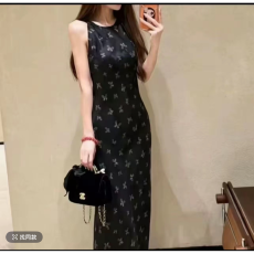 批发桑蚕丝真丝无袖连衣裙气质显瘦修身碎花夏季<b class='q'>时尚</b>中长款