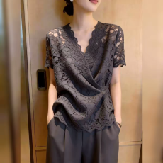 2026年别致很仙的法式绝美上衣夏季新款重要场合高端独特漂亮女装