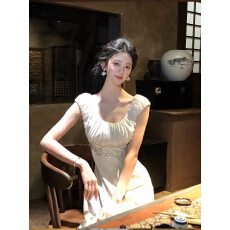 批发从一时刻汀晚复古优雅U领抽皱<b class='q'>连衣裙</b><b class='q'>绣花</b>收腰显瘦A字大摆长裙