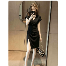 批发法式赫本风黑色v领短袖连衣裙女夏纯欲性感收腰<b class='q'>修身</b>开叉包臀短裙