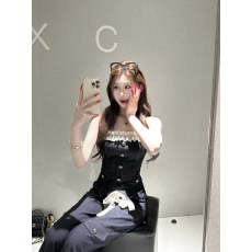 批发麻吉mochi蓝调时分荷叶边一字肩吊带<b class='q'>上衣</b>阔腿裤<b class='q'>牛仔</b>套装女春