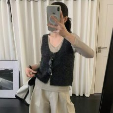 批发档口上新 2026新款女款V领针织马甲背心宽松百搭上衣