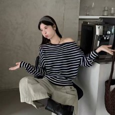 批发档口上新 2026年新款女装设计感斜肩长袖针织衫上衣显瘦薄款毛衣
