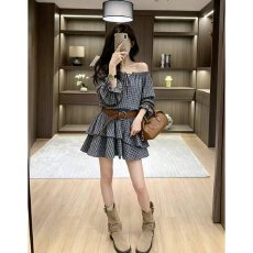 批发档口上新 2026年秋季新款女士格纹<b class='q'>露肩</b><b class='q'>连衣裙</b>套装甜美显瘦