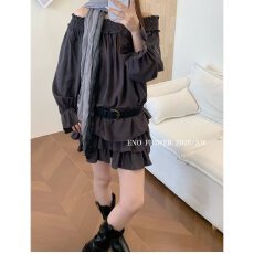 批发档口上新 2026秋冬新款女装一字肩蛋糕裙摆长袖<b class='q'>连衣裙</b><b class='q'>复古</b>甜美