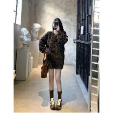批发档口上新 2026年秋季新款女士豹纹针织开衫毛衣套<b class='q'>装</b>短<b class='q'>裤</b>两件套