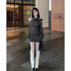 批发档口上新2026年秋季新款女装半高领露肩蝴蝶结修身针织<b class='q'>连衣裙</b>短款