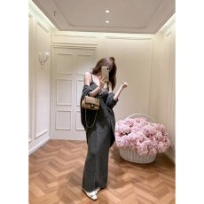 批发档口上新 2026年秋季新款女装针织开衫吊带<b class='q'>连衣裙</b>两件套宽松长款