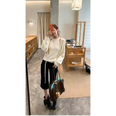 批发档口上新 2026<b class='q'>春</b>秋新款女针织开衫挂脖背心两件套毛衣套装慵懒风