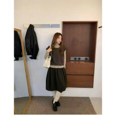 批发档口上新 2026<b class='q'>春</b>秋新款针织马甲女宽松无袖背心开叉系带百搭