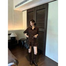 批发档口上新 2026年秋季新款女装翻领长袖衬衫上衣配蛋糕短裙套装