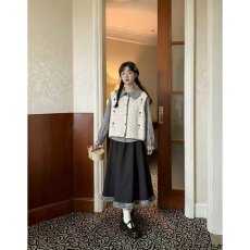 批发档口上新 2026年秋季新款女复古学院风针织马甲镂空刺绣宽松毛衣
