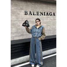 批发档口上新2026年秋季<b class='q'>女</b>装牛仔拼接迷彩豹纹连帽夹克阔腿长裤两件套