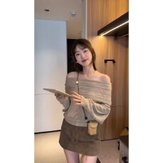 批发档口上新 2026年夏季新款女装一字肩<b class='q'>露肩</b>针织衫宽松短款长袖毛衣